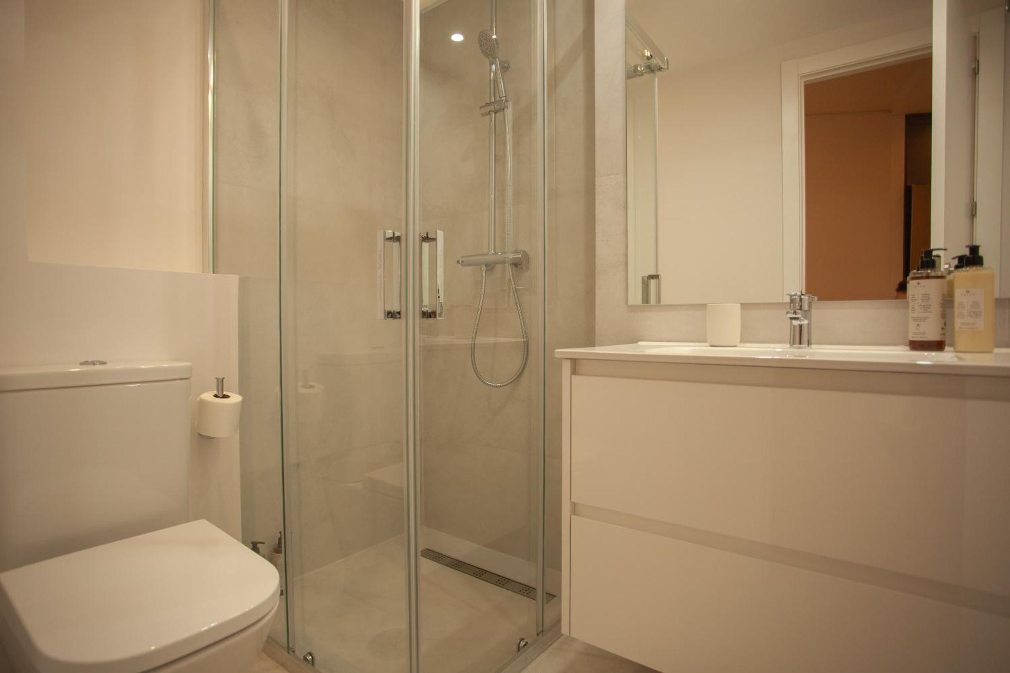 Apartment In Chamberi Мадрид Стая снимка
